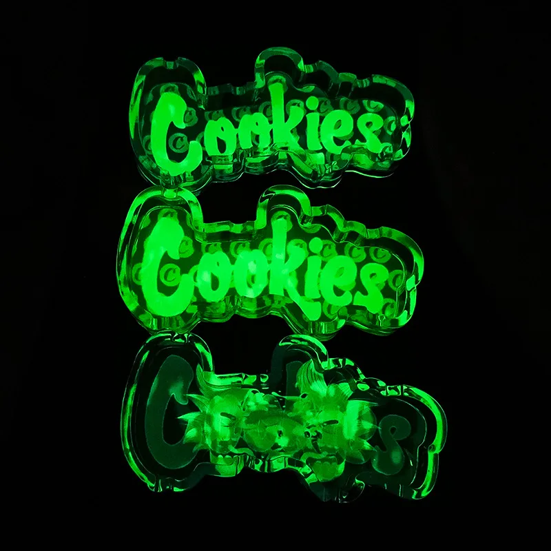 Portable Creative Hot Sell Led Resin Ashtray Glow in Dark Glass Ashtray With Lamp Plastic Car Ashtray