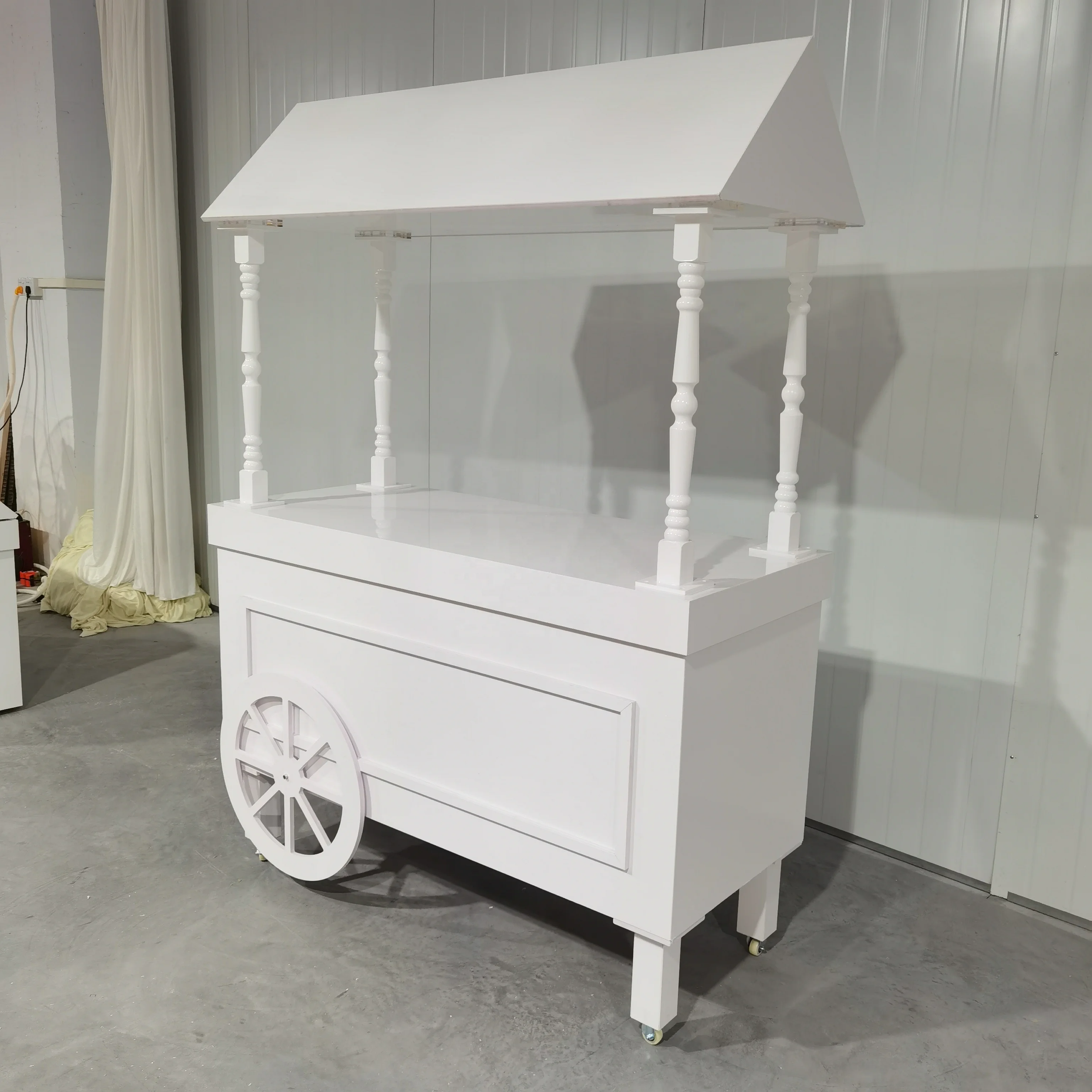 White Color  Nice  Candy Dessert Carts for Wedding Decorations
