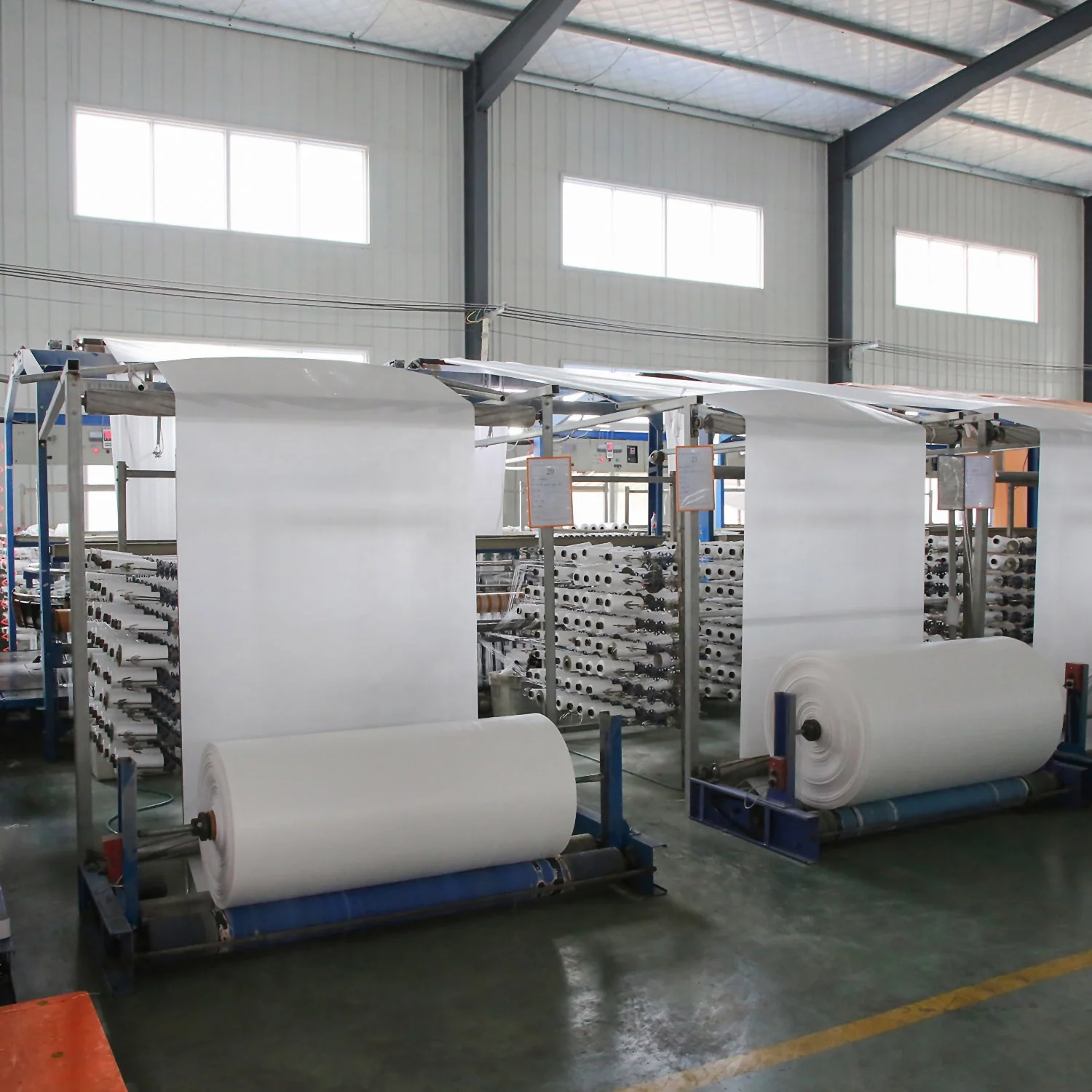 GRS CE Approved Manufacturer Wholesale White Black Laminated Waterproof 100% Virgin PP Woven Polypropylene Fabric in Roll