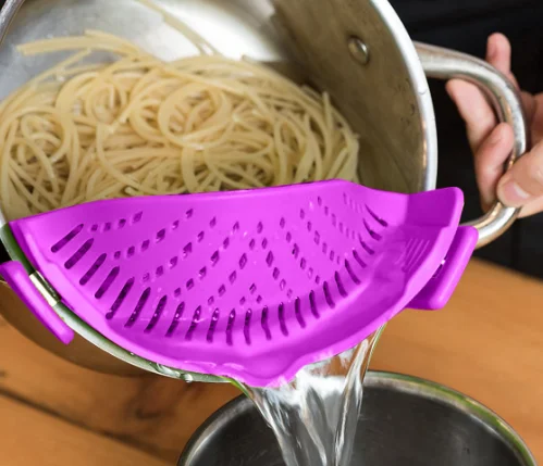 COOLNICE Hot Sale Fits all Pots and Bowls Dishwasher Safe Colander Silicone Clip On Strainers With 2 Clip