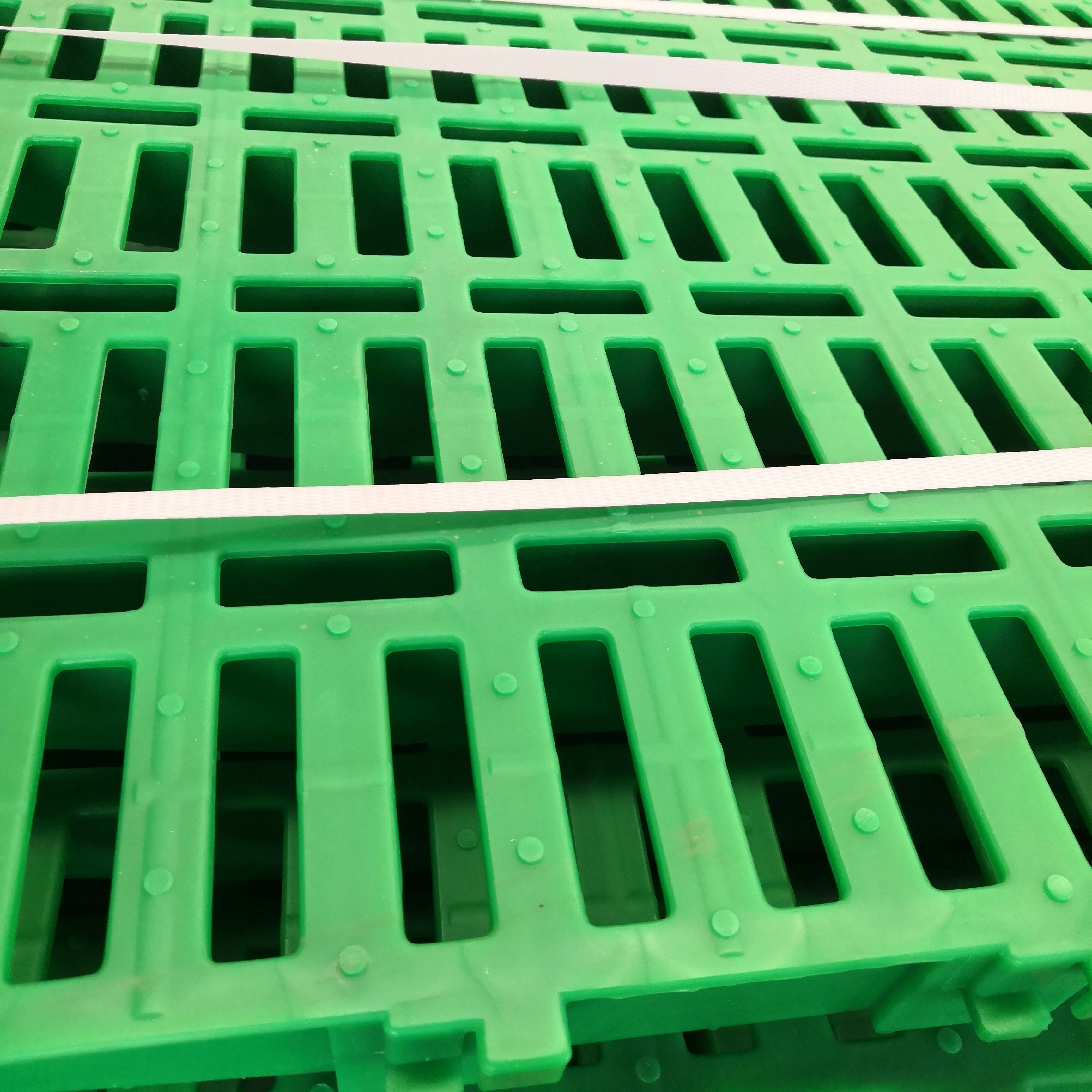 2020 new product plastic slats goat/sheep farming poultry equipment PP pig plastic slat flooring for sale