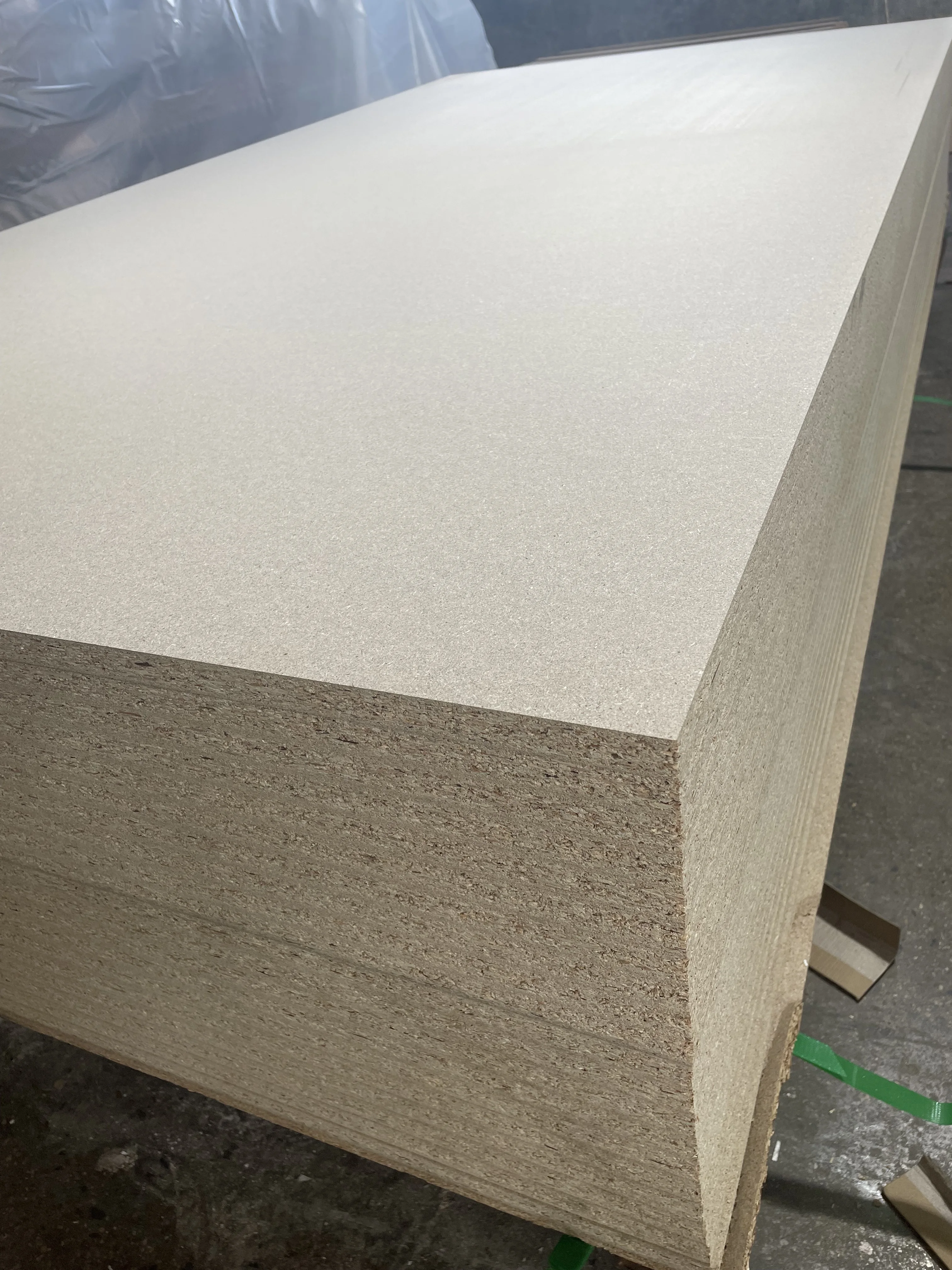 CONSMOS plain chipboard Flakeboard 4x8 particle board price for Cabinets and decoration