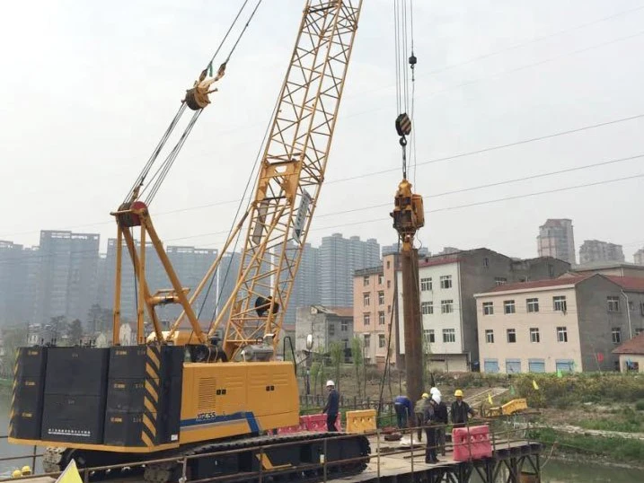 Official Lifting Construction Machinery 180t Mobile Hydraulic Engine Crawler Crane Xgc180