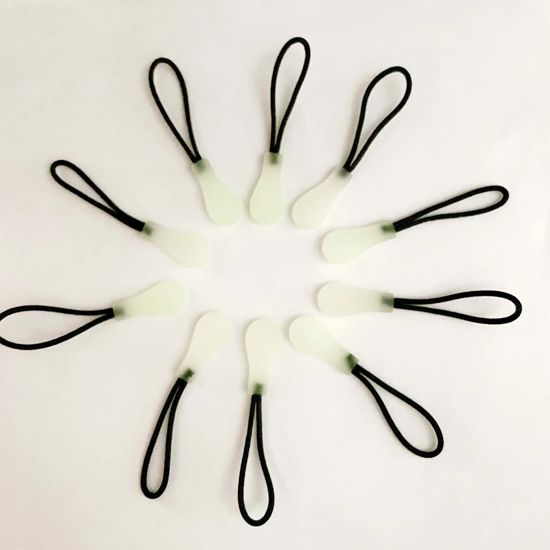 CHENQI Custom Reflective Rubber Plastic Luminous Logo Glow in the Dark Zipper Puller for Phosphorescent Zipper