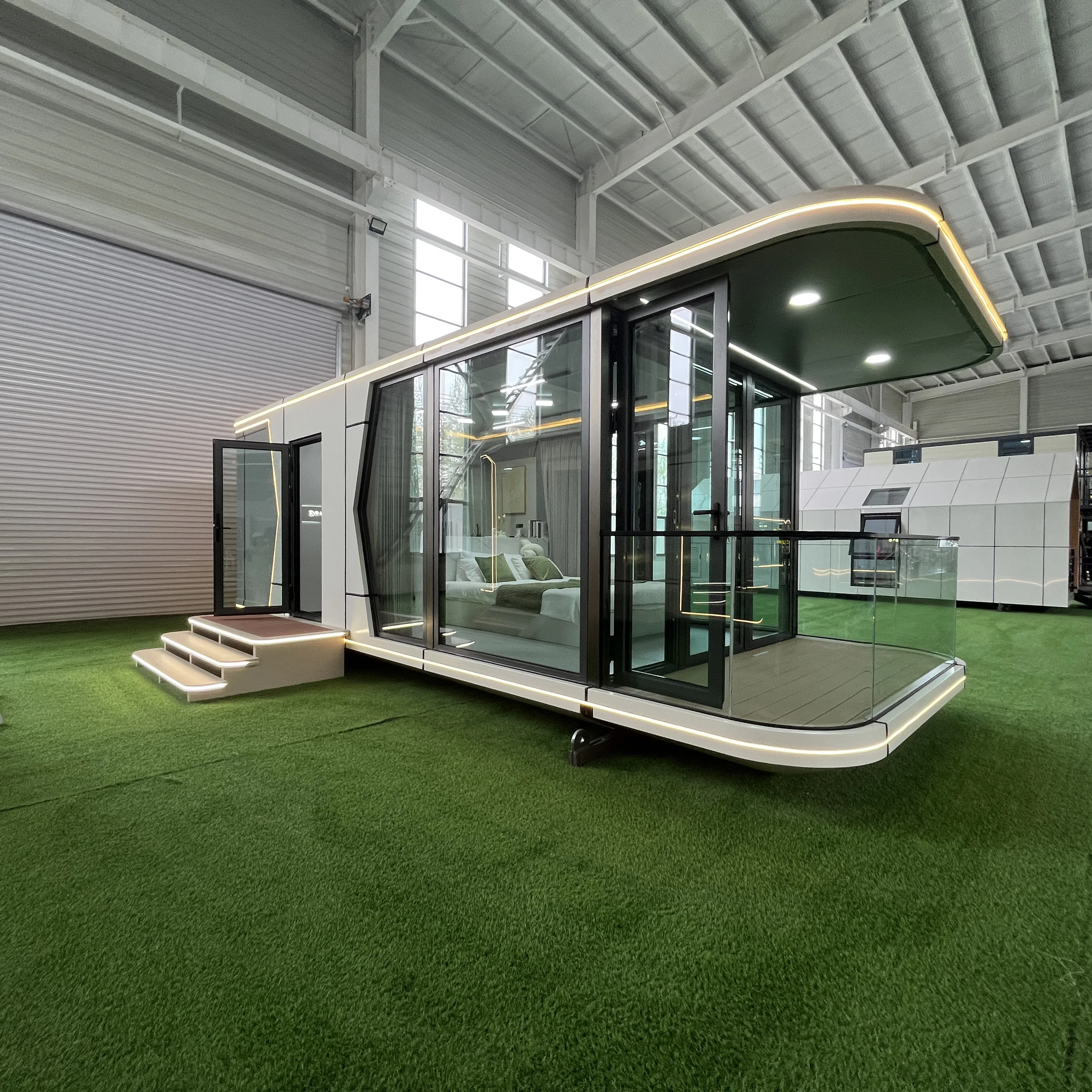 Luxury 20 40ft Modular Smart Hotel Container Outdoor Capsule House Commercial Space Airship Pod