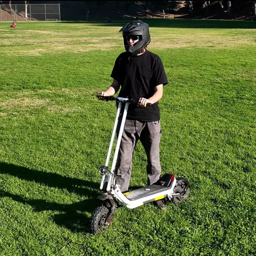 Cheap Chinese Popular Snow Scooter G63 3-in-1 snowmobile metal adult kick Electric Snow Scooter