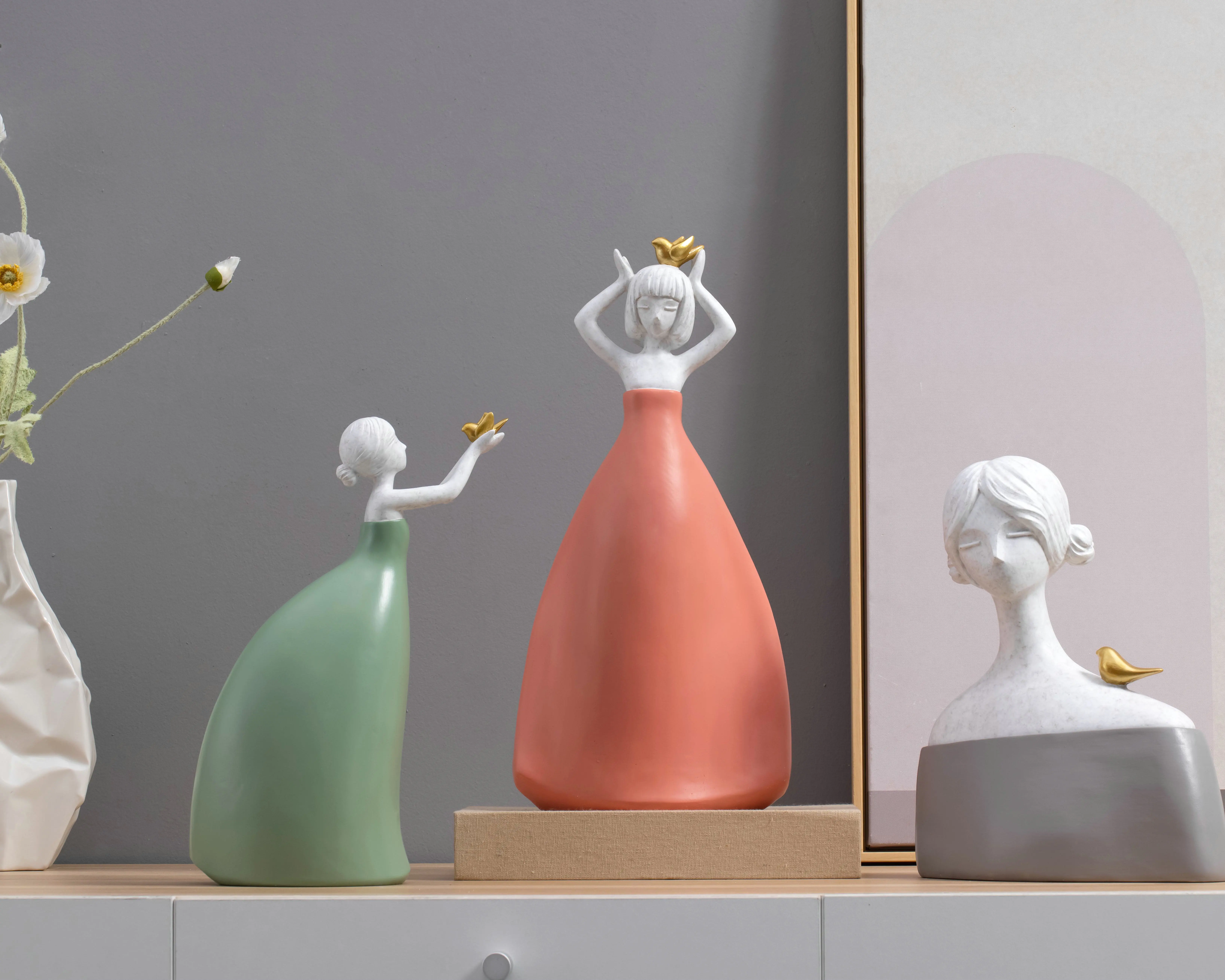 Minimalistic Modern Home Office Desk House Item Dancing Girl Resin Unique Decoration