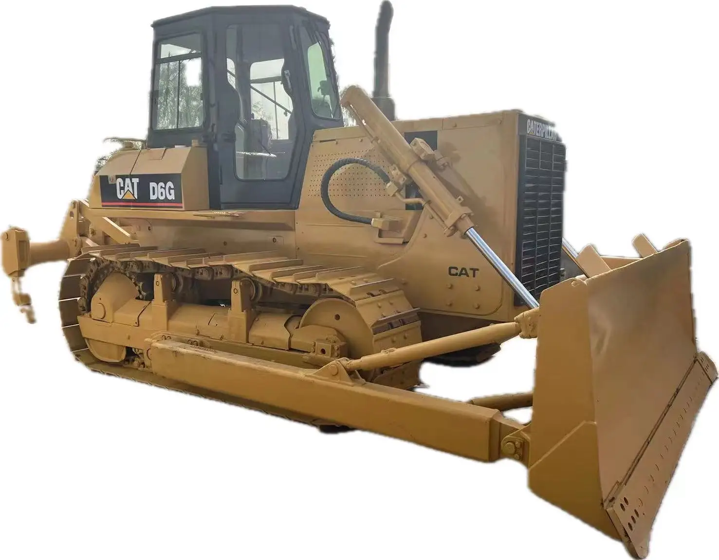 Бульдозер гусеница б/у D6G D6H D6R D7H D8R дешевый в наличии