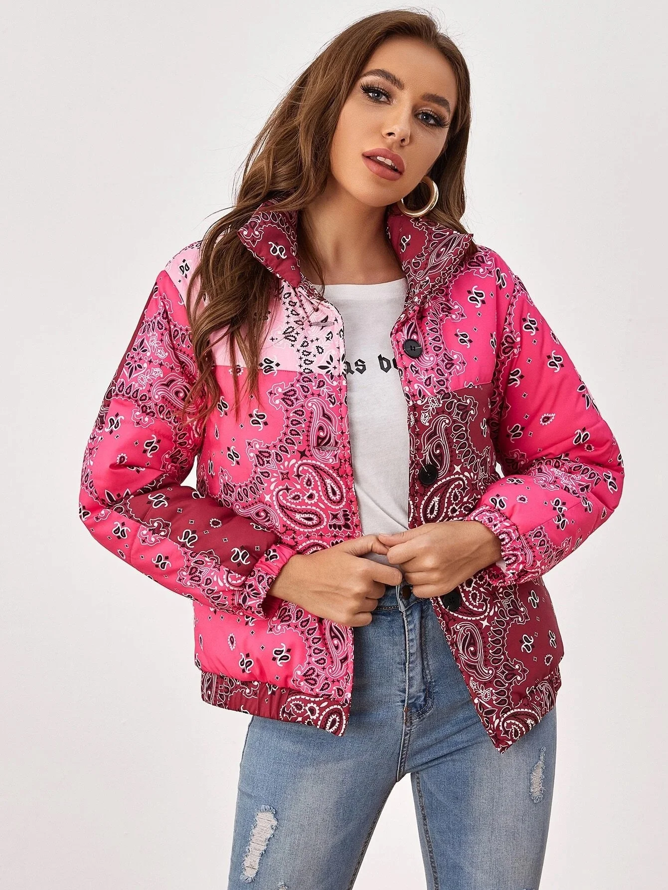 2023 wholesale ladies crop vinyl bubble coat custom winter shiny puffer jacket for women Winter glanzende Pufferjacke Damen