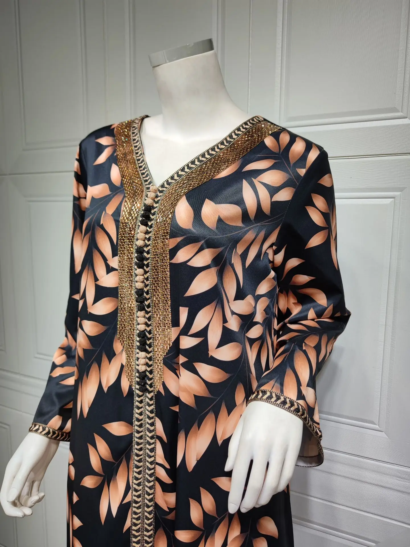 Stunning Black Dubai Arabic Evening Dresses Beaded Long Sleeve Moroccan Kaftan Evening Gown Muslim Dresses