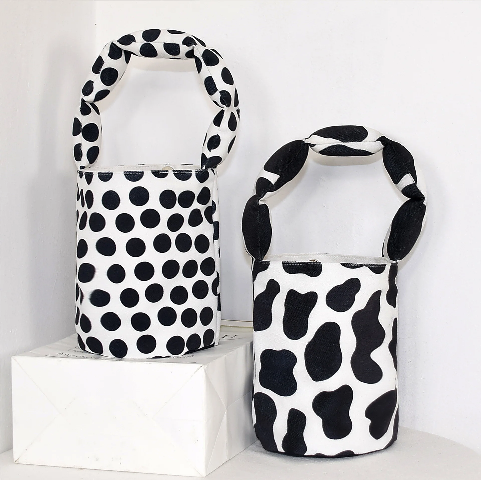 2022 New Handbag Canvas Small Cow Wave Dot Bucket Cute Girl Handbag Bento Bag