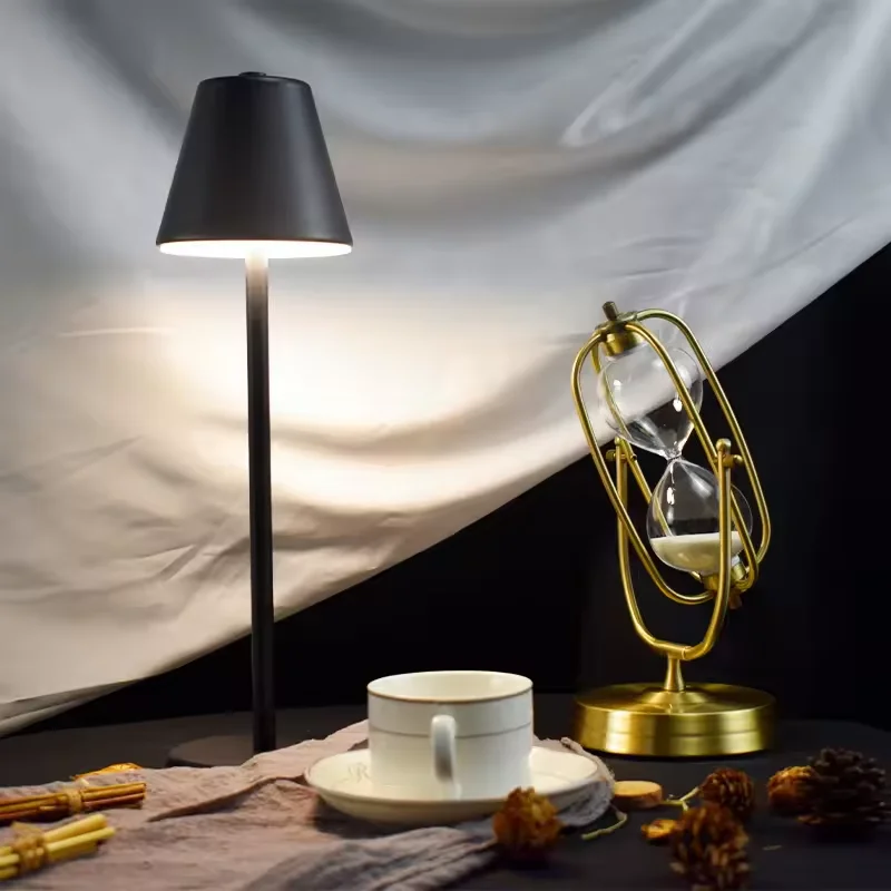 Modern Led Rechargeable Battery Light Restaurant Bar Home Decorative Lighting Outdoor Dimmable Cordless Table Lamp