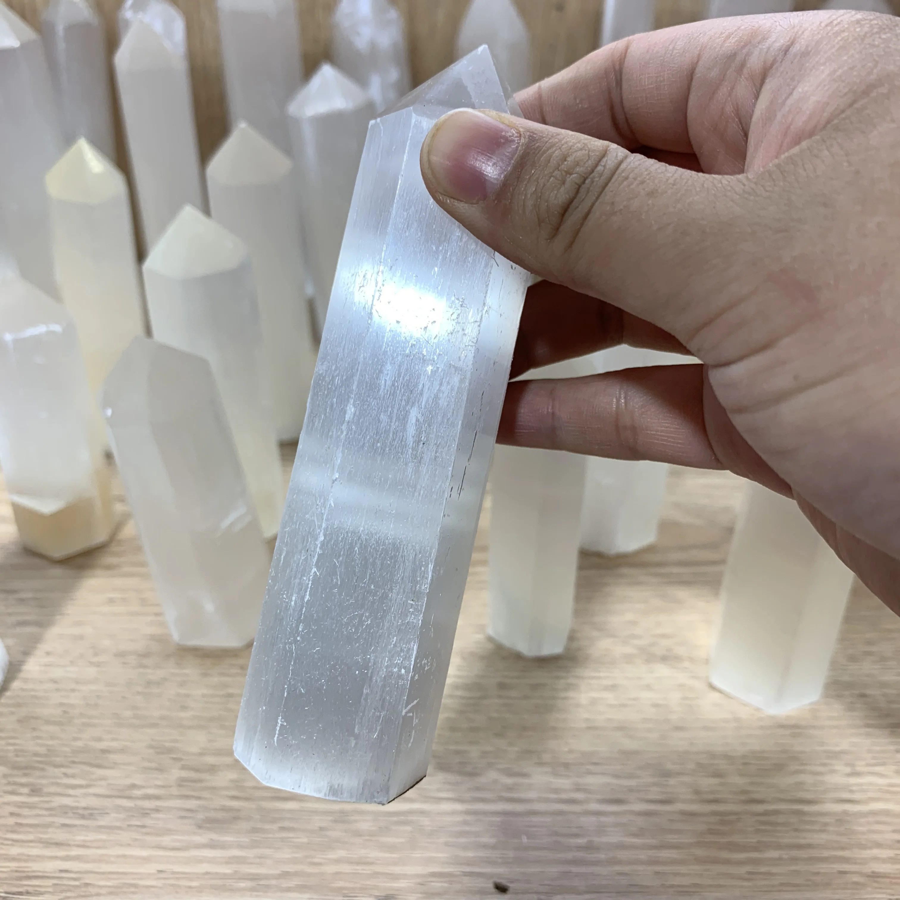Wholesale Natural Gemstone Wands Quartz Crystal Points Flesh Selenite Tower For Fengshui Decoration rock crystal obelisks