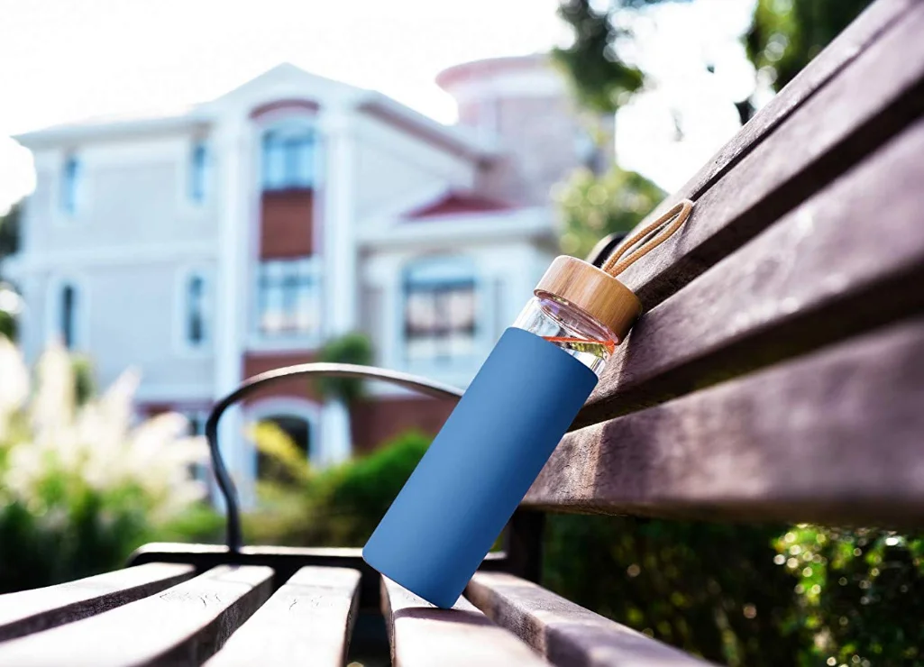 500 мл, без БФА, можно мыть в посудомоечной машине, бутылка для воды из боросиликатного стекла с защитным силиконовым рукавом и бамбуковой крышкой