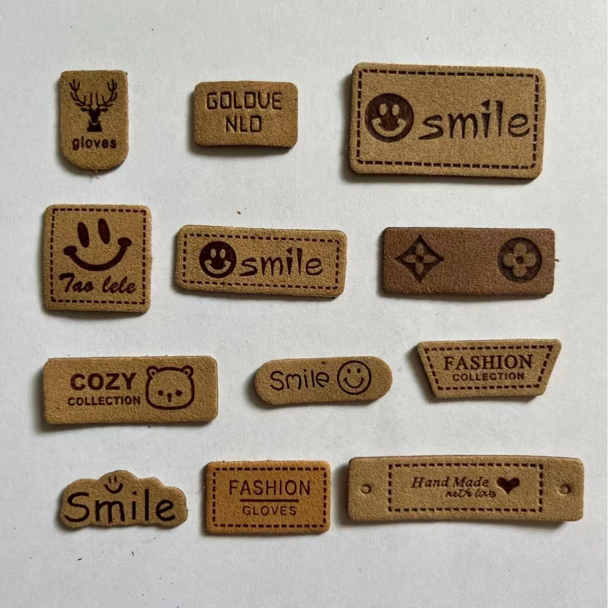 Customized leather label patches are suitable for items such as brain clothing bags, etc.