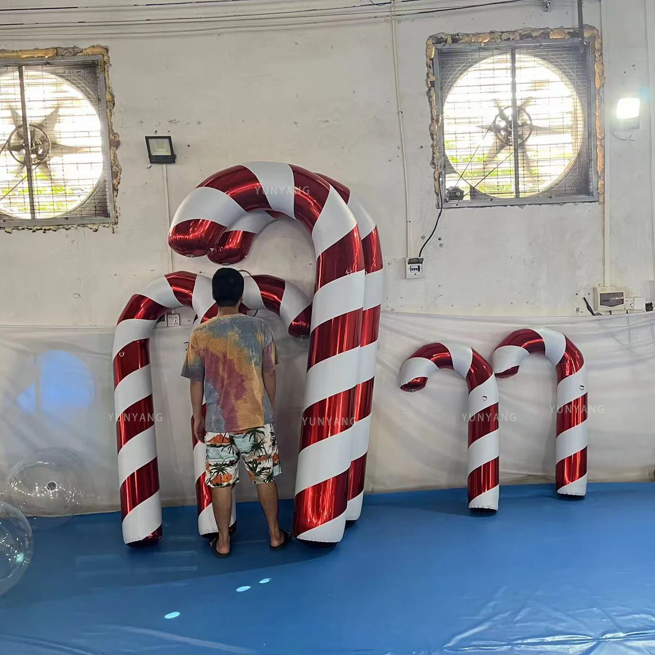 Giant 120/180/220cm PVC Decoration Christmas Inflatable Led Inflatable Walking Candy Cane Costume for Parade Performance