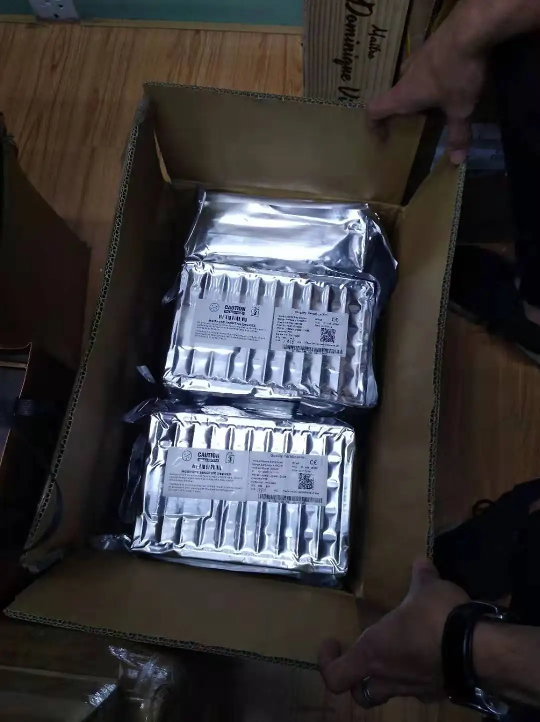 SIM868E module  is a complete Quad-Band  GSM/GPRS module  which combines GNSS( GPS/GLONASS/BDS) technology for satellite navigat