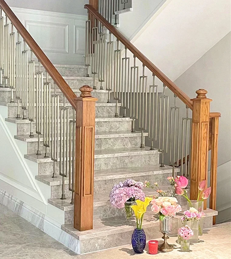 High Quality Indoor Stair Railing Kits Internal Glass Stair Railing Iron Stair Railing  and glass balcony railingl/wpc fence pos