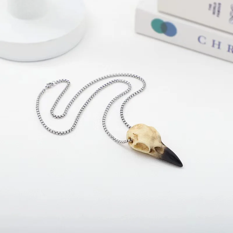 Dark Wind Raven Skull Necklace Personality Popular Jewelry for Women Halloween Gift Wholesale