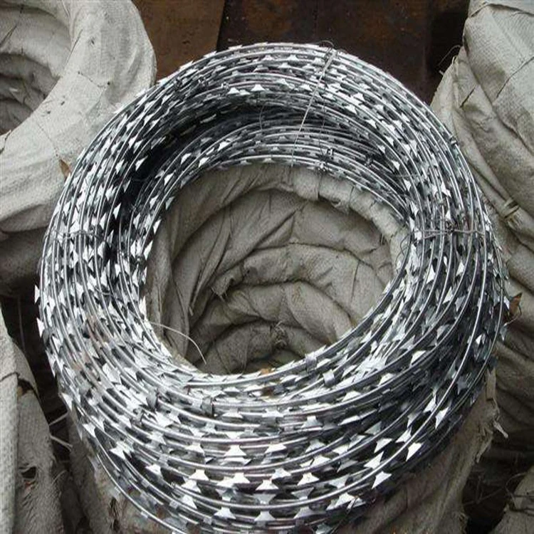 Complete Specifications Barb Wire High Tensile Razor Barbed Wire For Safety Facilities