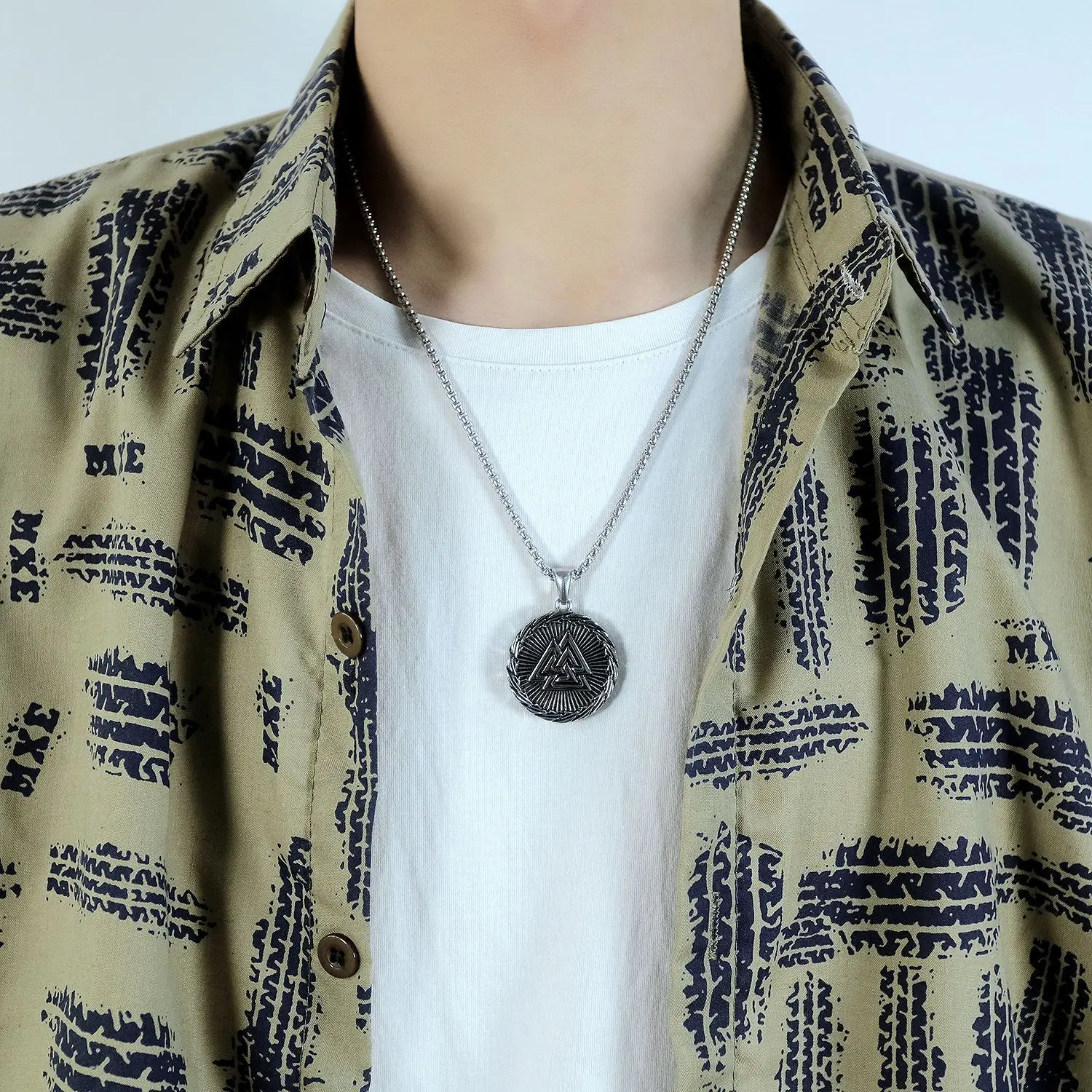 Custom Ancient Silver Amulet Norse Viking Vegvisir Retro Triangular Rune Pendant Necklace for Men