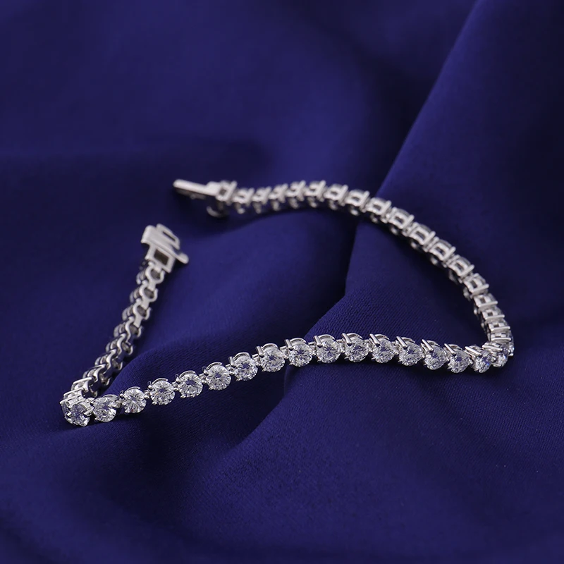3mm Moissanite Tennis Chain Bracelet: Dazzling VVS Sparkle with Luxurious Elegance