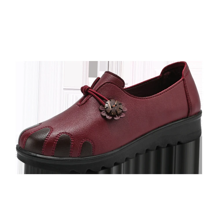 2025 Mom shoes independent station outdoor travel plus size PU Elegant women leather shoes