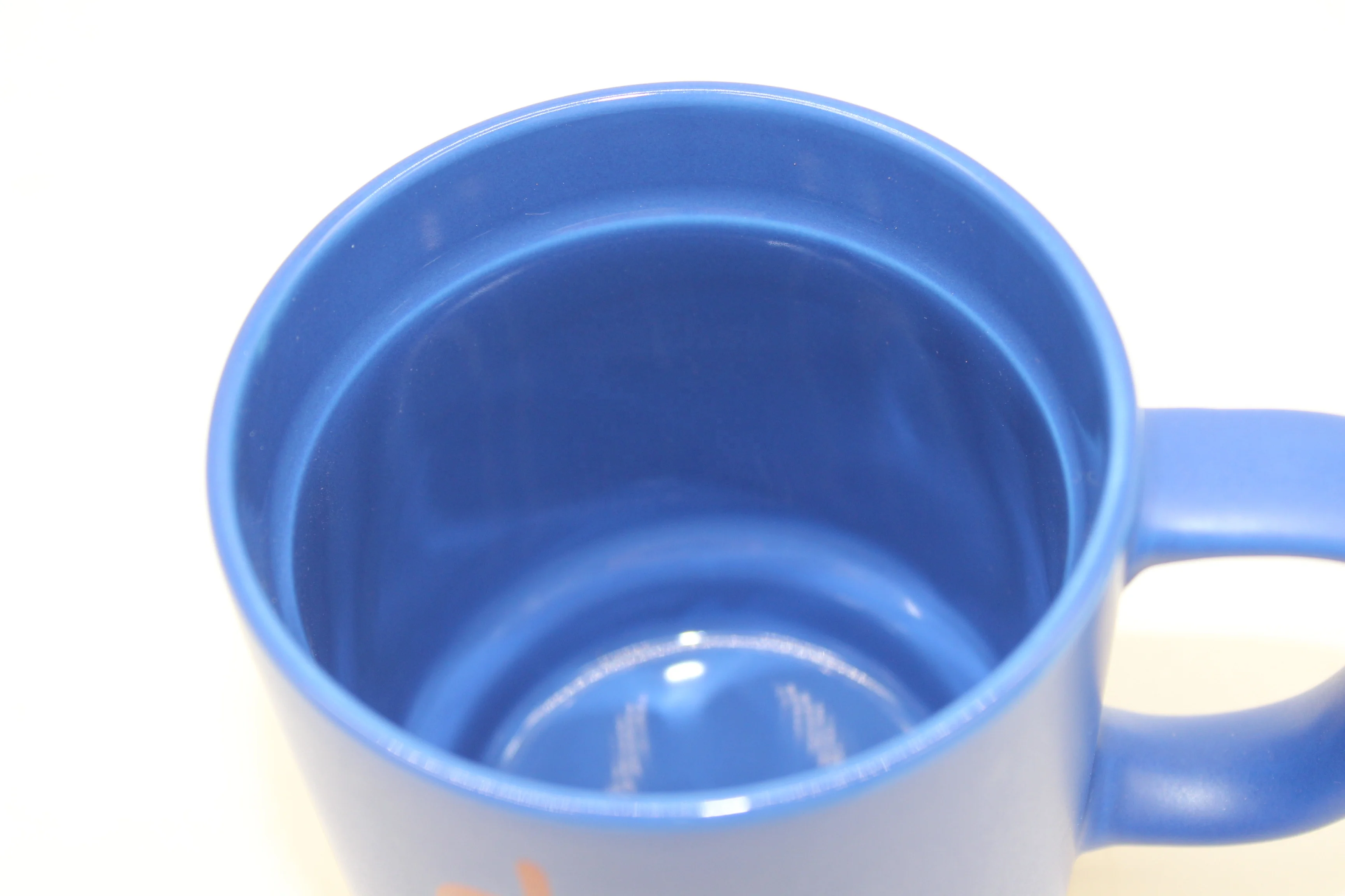 Custom Travel Solid Ceramic Bulk Coffee Mugs with Decal Design Insulated Cork Bottom and Splash Proof Mug Lid