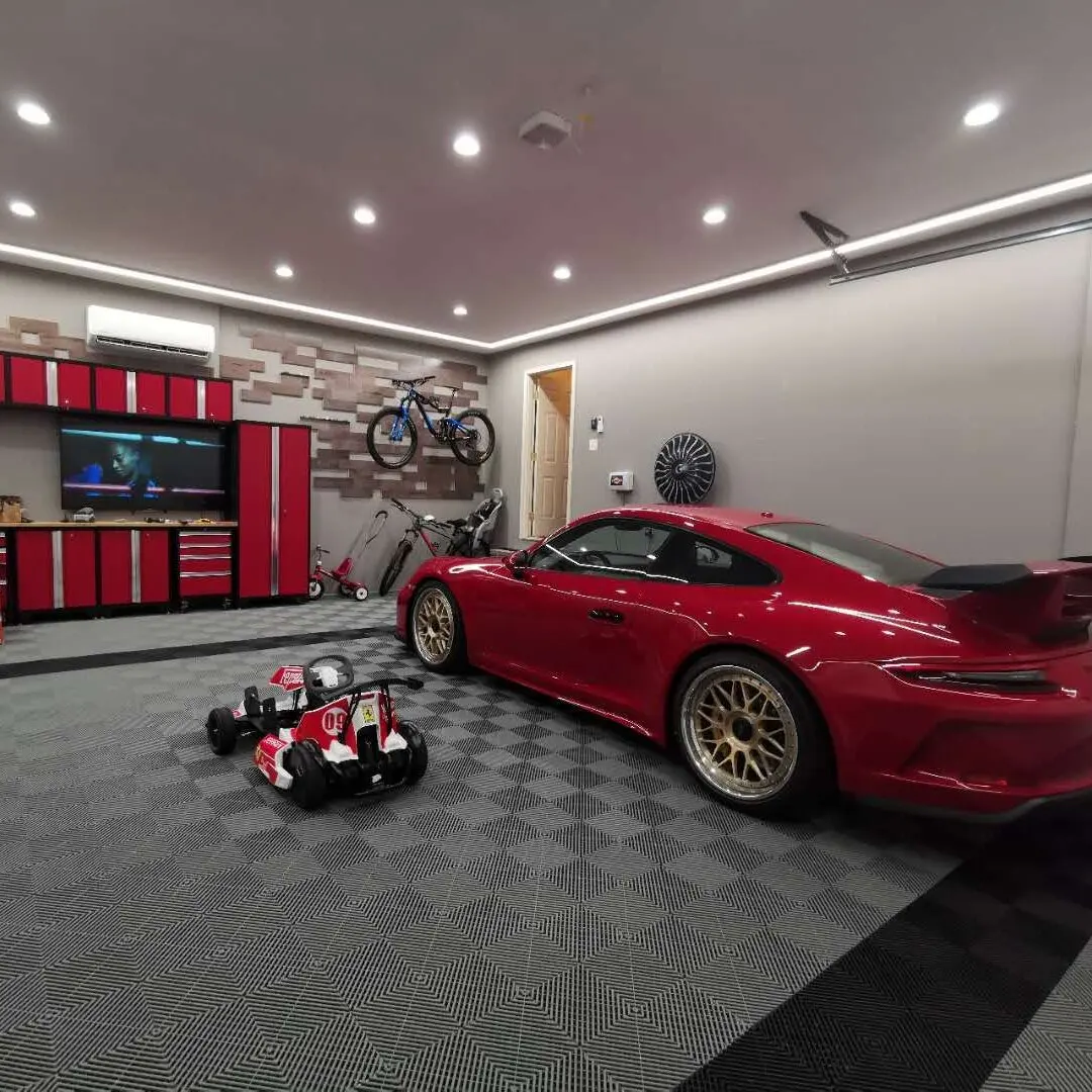 Free flow Interlocking Modular Non-Slip Garage Flooring Tiles Self-Draining Design