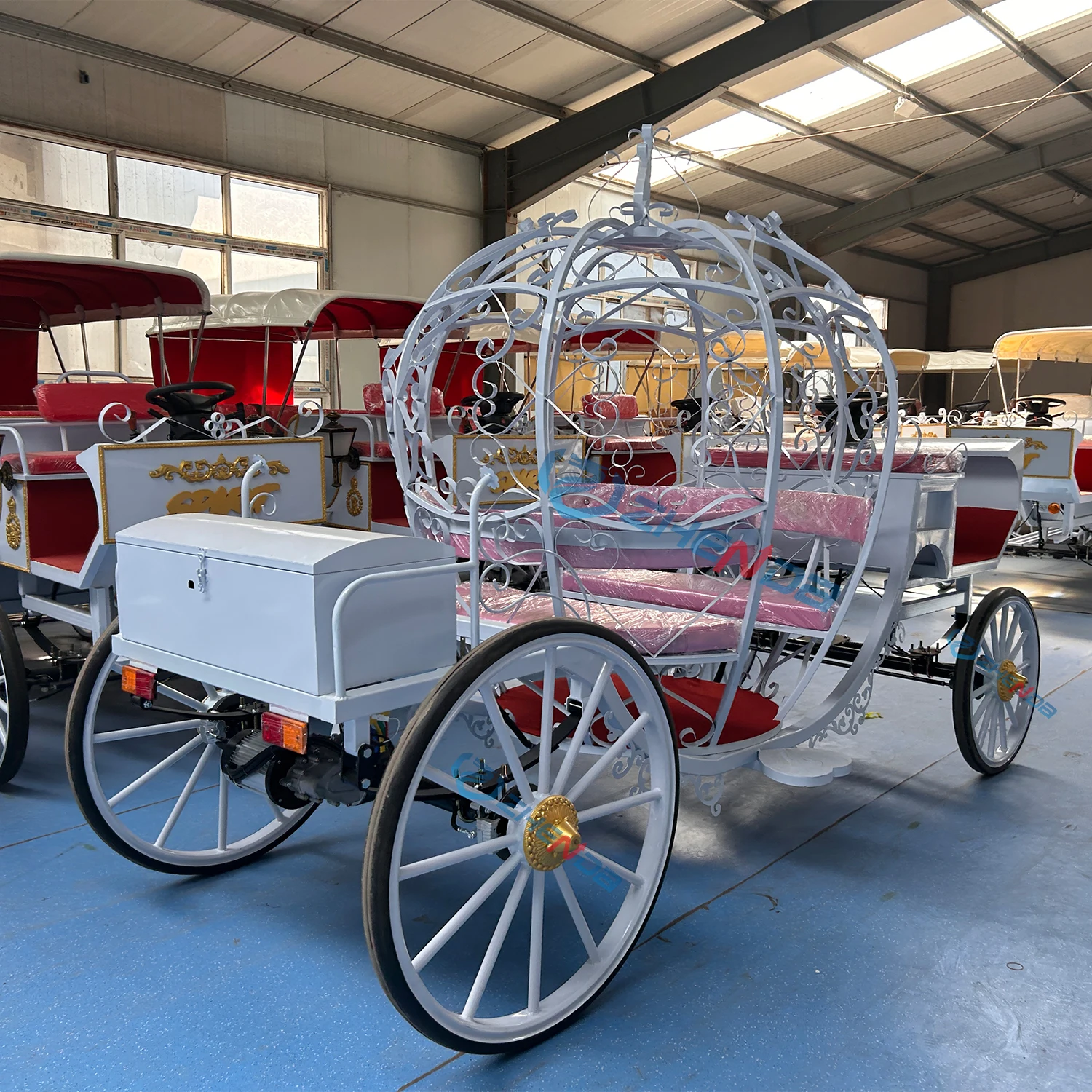 Cinderella Carriage Christmas Decoration Carriage Vintage Carts Pumpkin Horse Carriage Wedding Electric Cart on Sale
