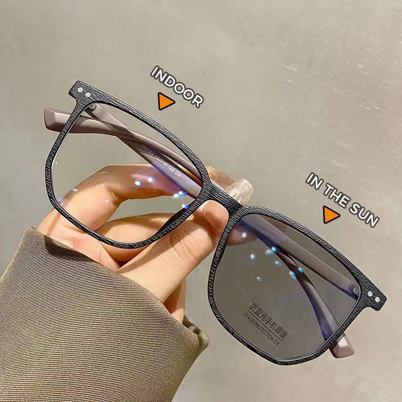 DOISYER Newest Fashion Photochromic Glasses Prescription Glasses Retro Classic Faux Wood Grain Square Anti blue Light Glasses