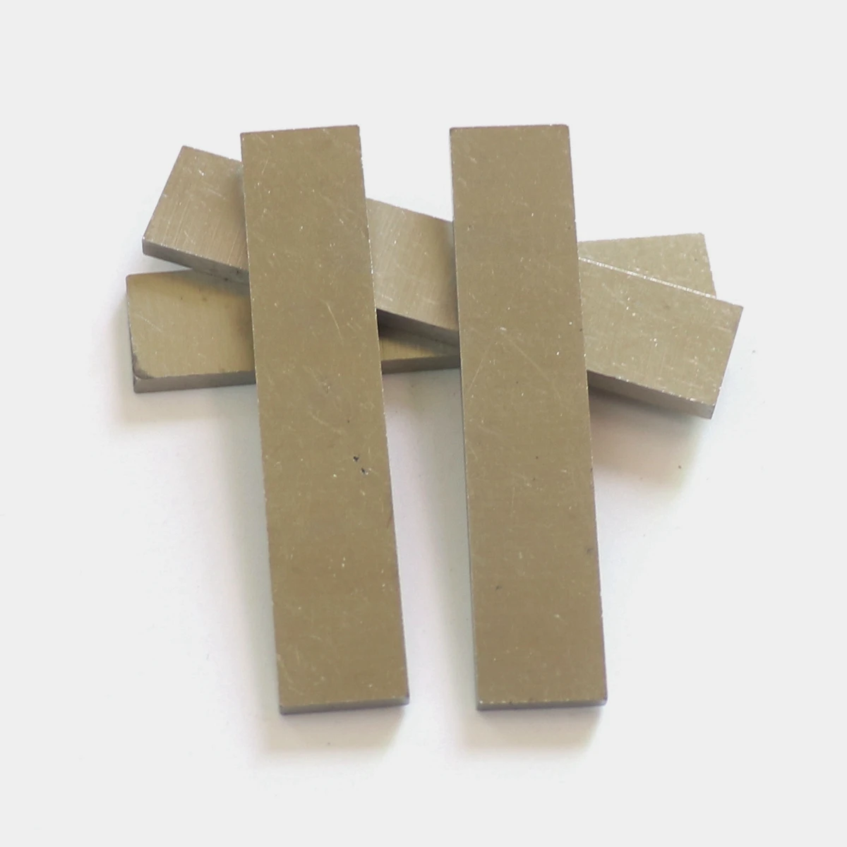 Donlis Factory Supply Uncharged Alnico 2/5 Guitar Pickup Magnet Bar for Humbucker LP and P90 pickup building material Parts