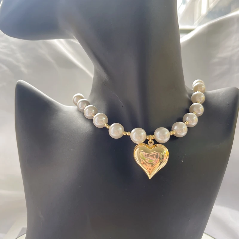Popular New Pearl Necklace Heart Pendant Necklace Gold Plated Brass Small Beaded Shell Pearl Trendy Necklace For Women Jewelry