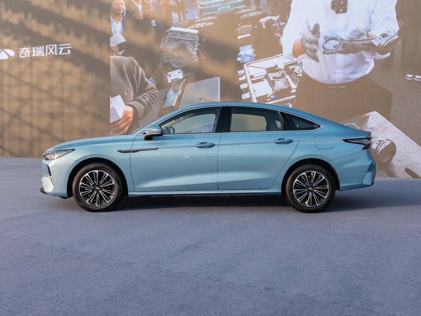 CHERY FULWI NA8 седан FWD Гибридный 127 км 18 3 кВтч 156 пс 115 кВт/220 нм R17 новый автомобиль б/у для продажи