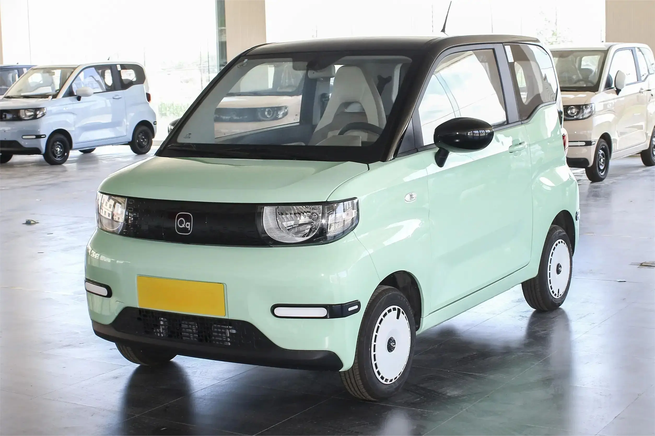 2024 цена мороженое Chery QQ Ev Mini 4 местный мини-ев для взрослых Подержанный автомобиль