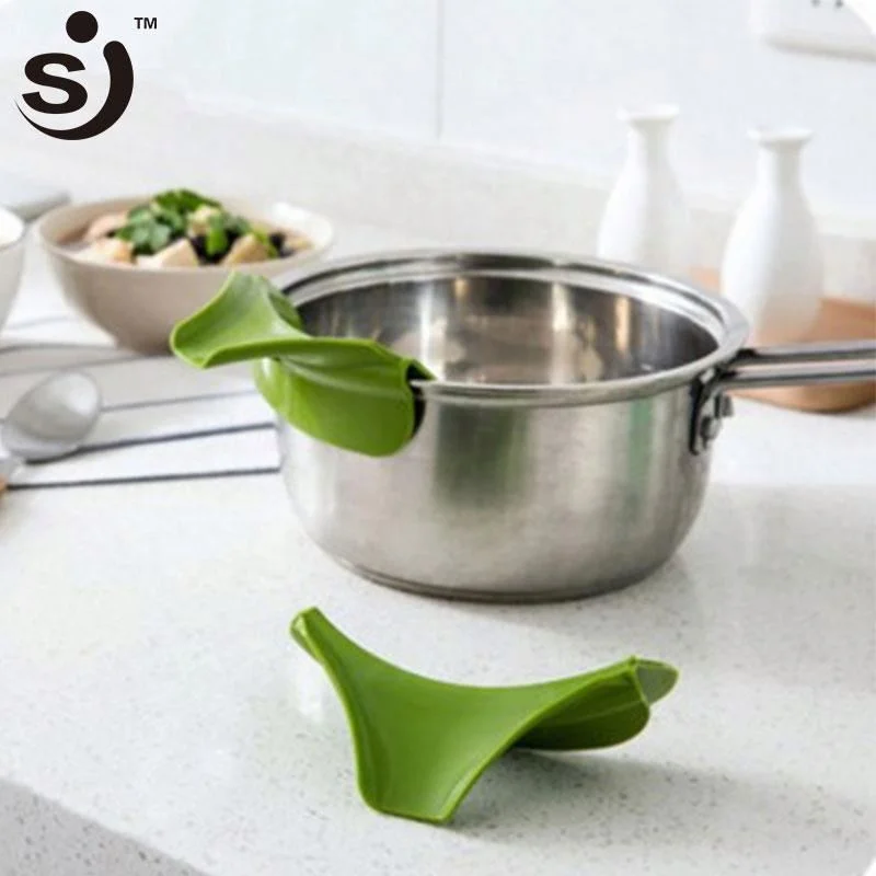 Chinese Professional Silicone Product Supplier Pour Spout, Silicone Slip On Non-Drip Pouring Spout Kitchen Utensils For Pots