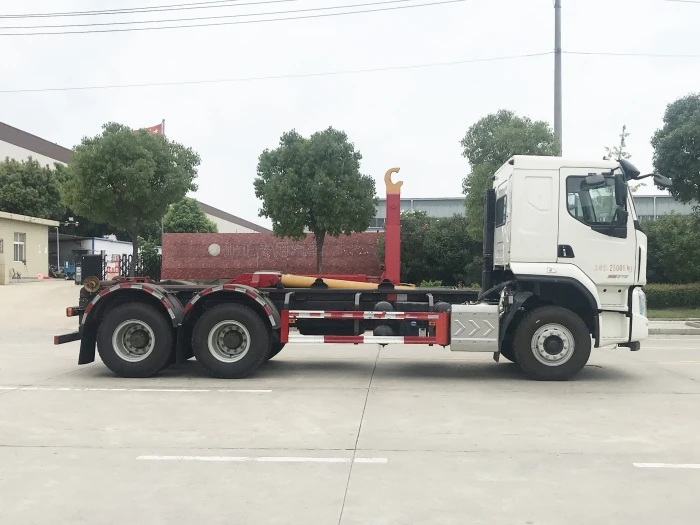 Liuqi chenglong 6*4   garbage truck road on road off bin hook lifter garbage truck