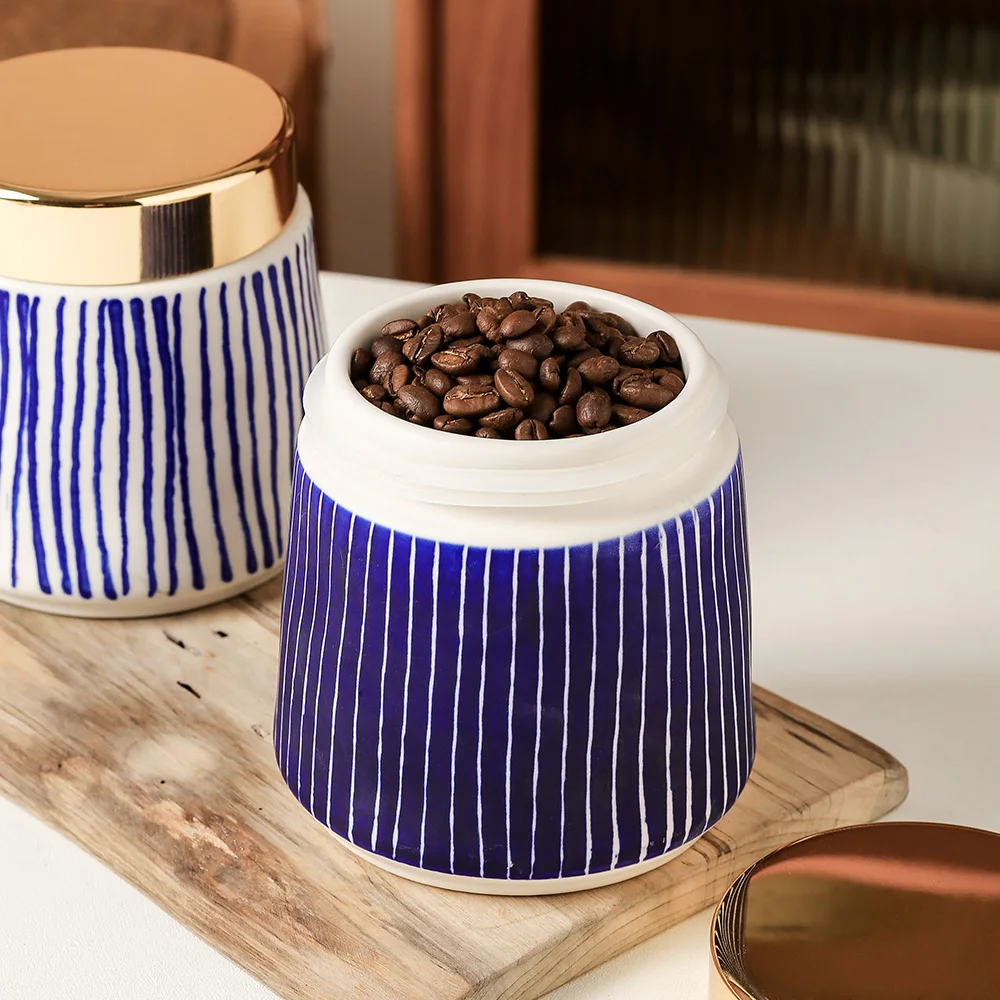 25oz Blue and White Porcelain Candy Pot Ceramic Sealed Food Storage Canisters Home kitchen Jar with Golden Lid