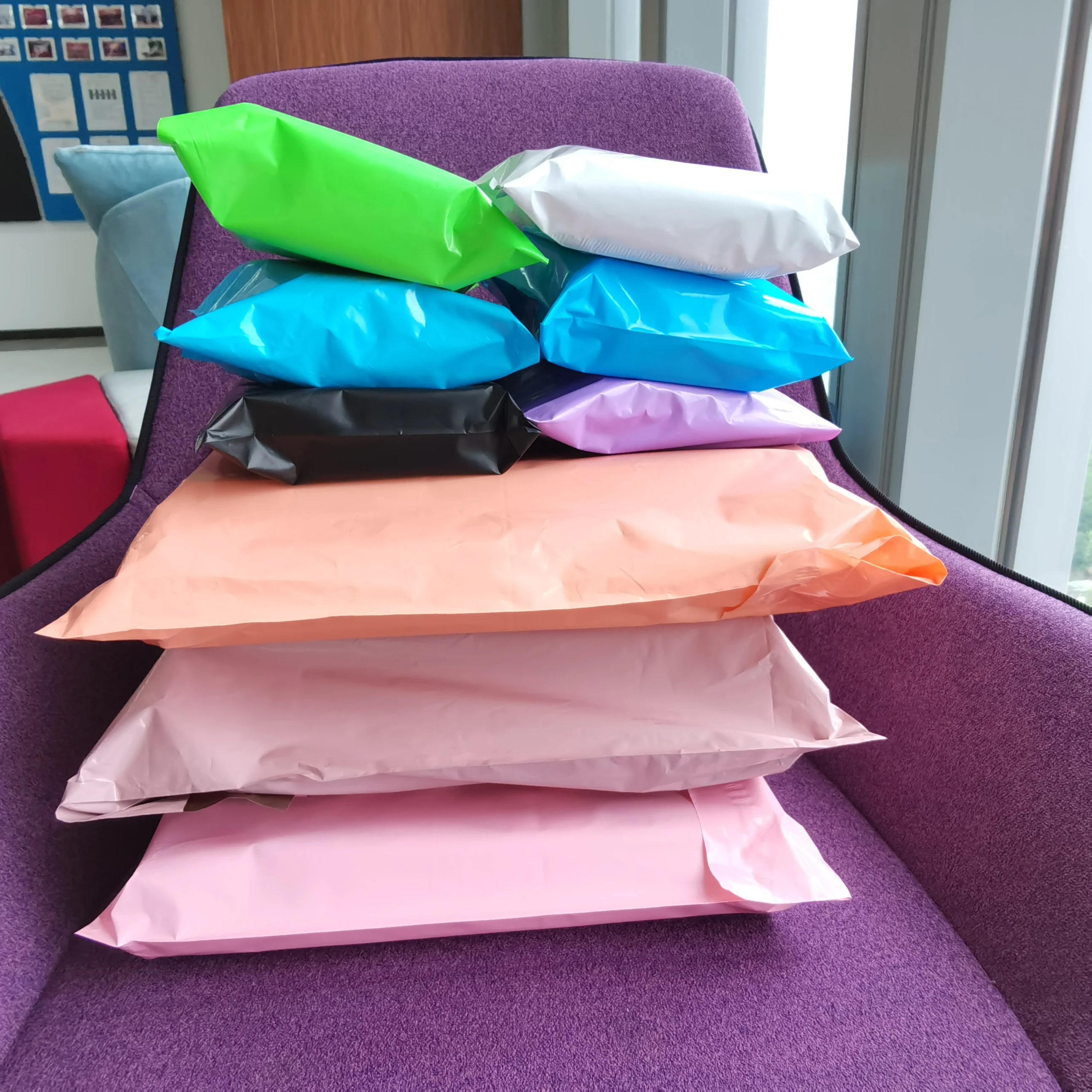 Конверты с логотипом на заказ, самоклеящиеся почтовые полиэтиленовые пакеты для почтовых отправлений, производство логистики