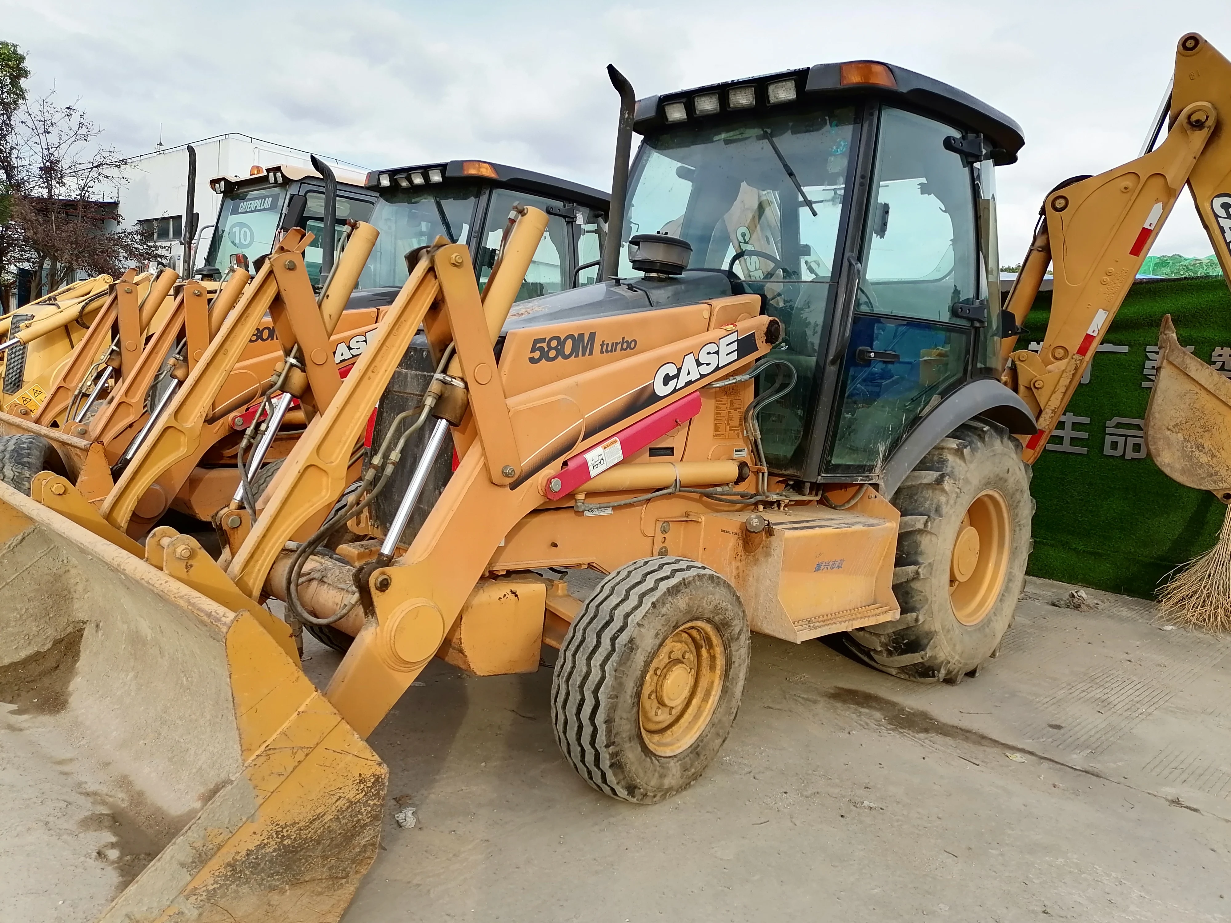 used case 580M cheap sale in shanghai made in Japan with high quality and cheap price ,also have case 580 L