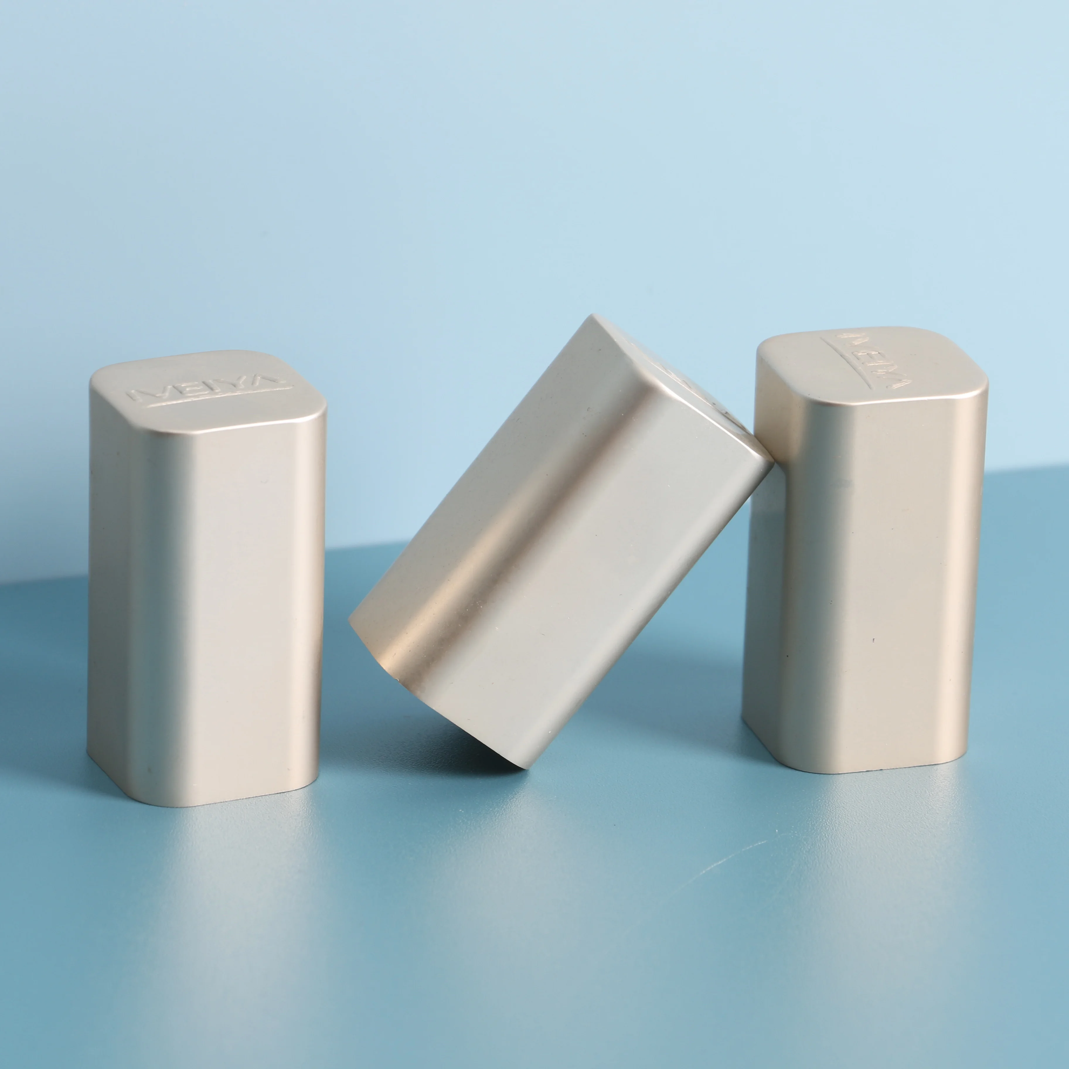 biodegradable pink engraved perfume bottle crock stopper head cap ellipse with global logo bottom cone threaded manufacturer