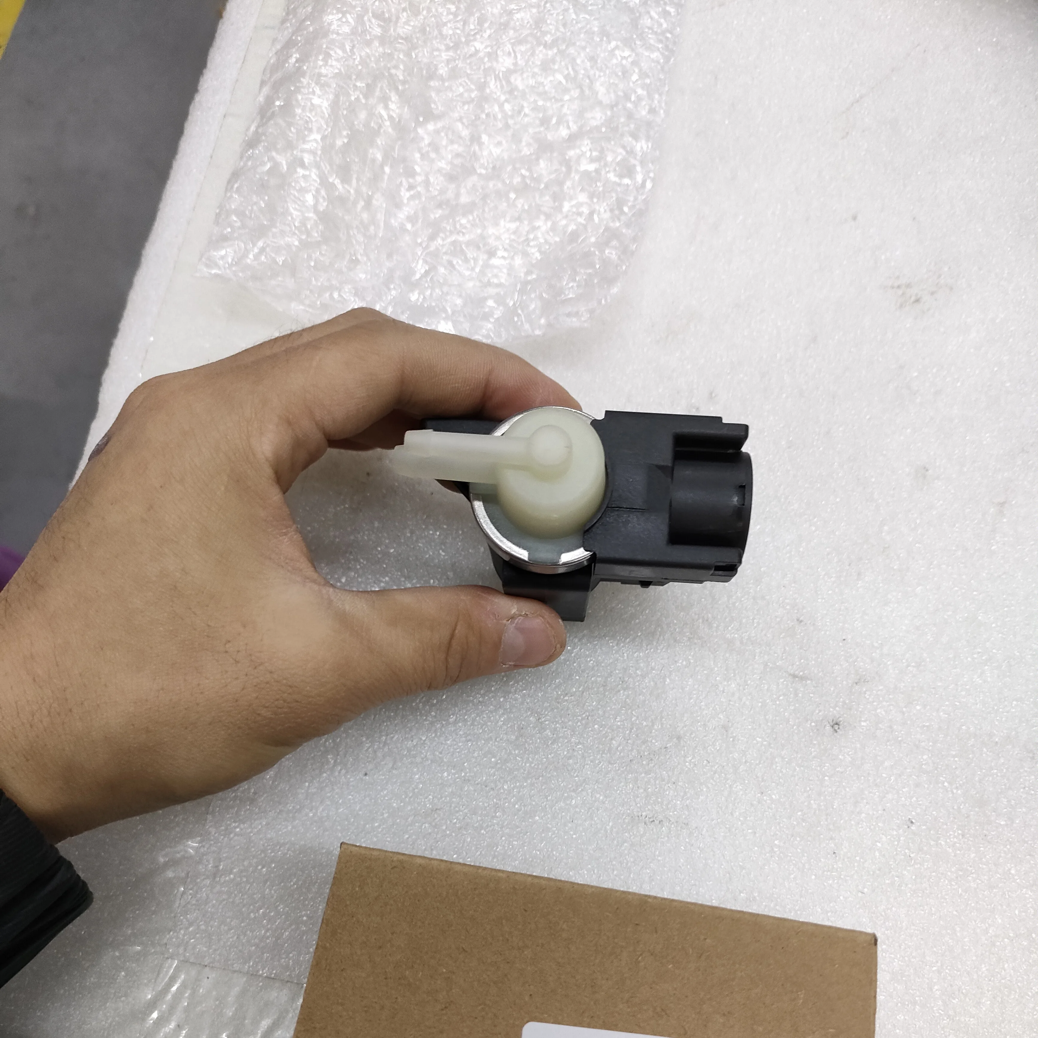 EGR Vacuum Solenoid Valve turbocharger Control Valve 6655403897 for Ssangyong Kyron Rexton