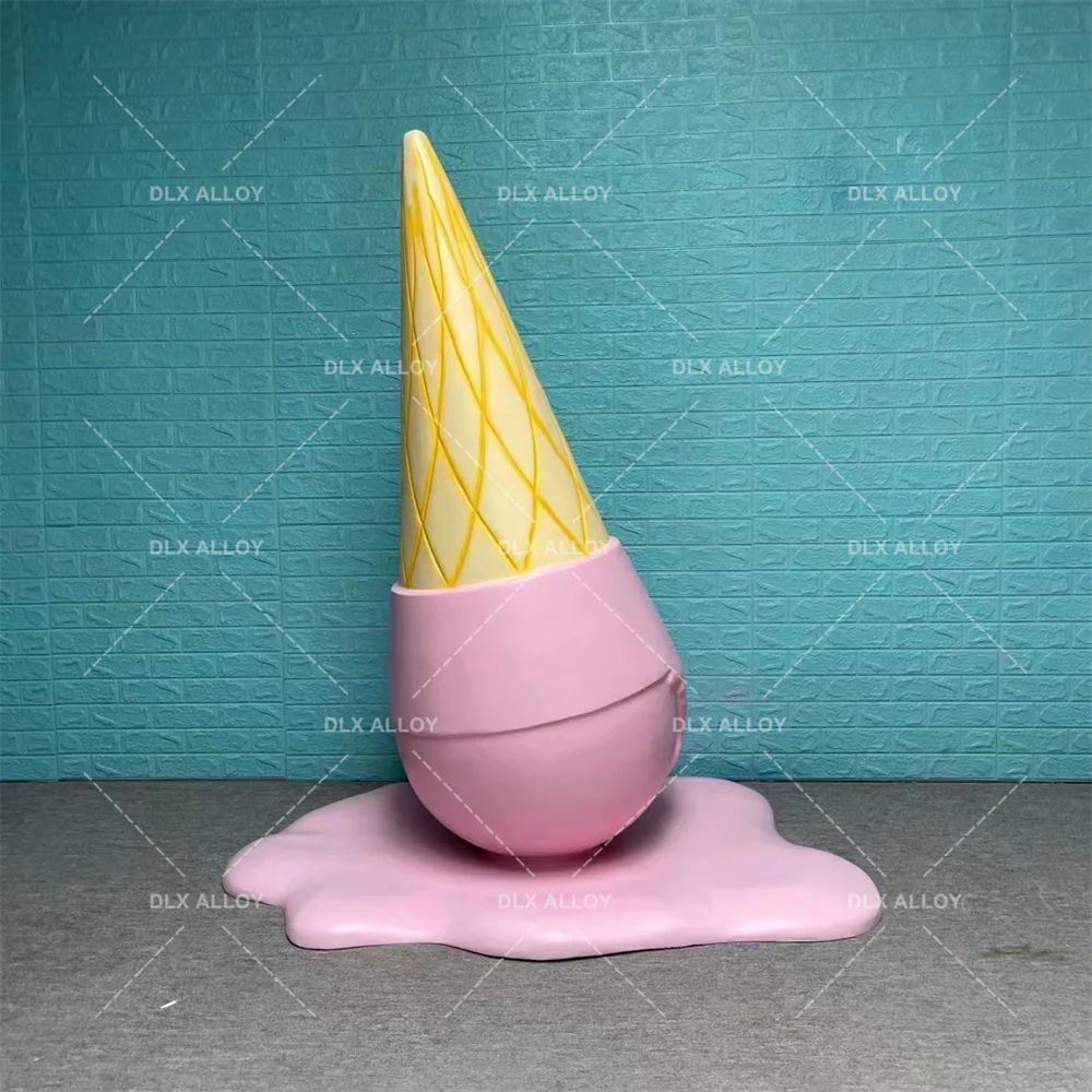 Outdoor Fiber Glass Artificial Giant Ice Cream Cones Sculpture For Party Decoration