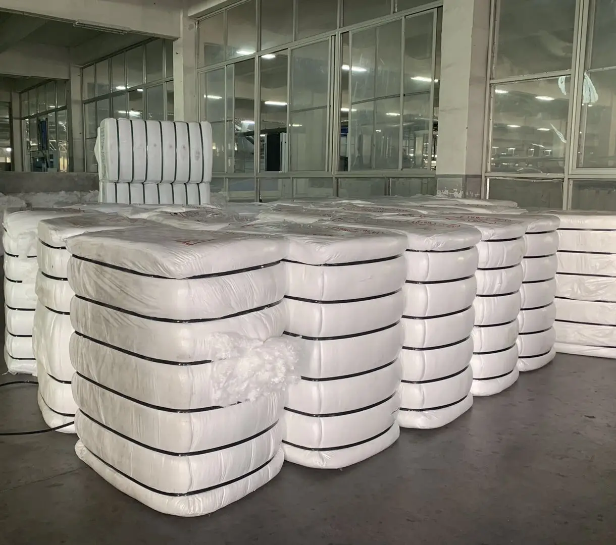 high quality 100% Spun polyester sewing thread20/2 30/2 40/2/40/3 50/2