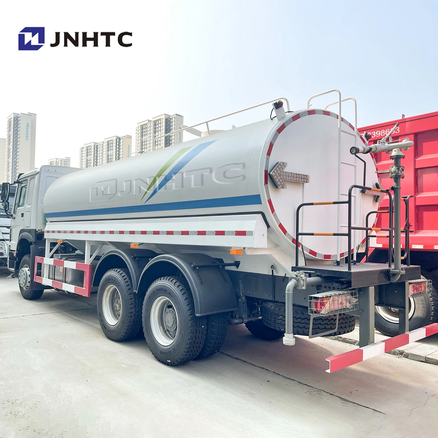 sinotruk howo 10wheels 25cubics 20ton water liquid sprinkler spray tanker delivery transport truck