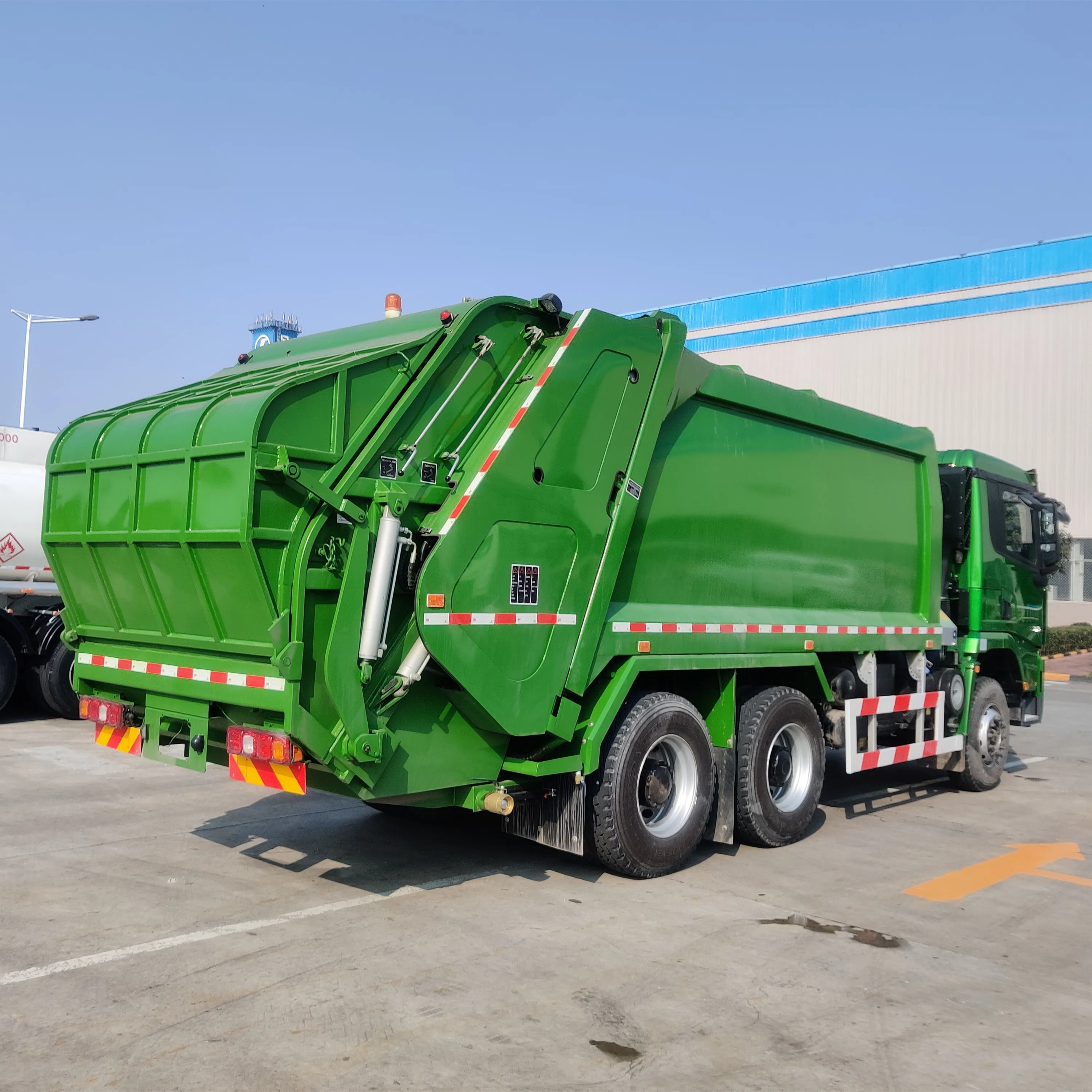 China 15 Ton Compactor Garbage Truck Mini Garbage Truck Garbage Can Cleaning Truck