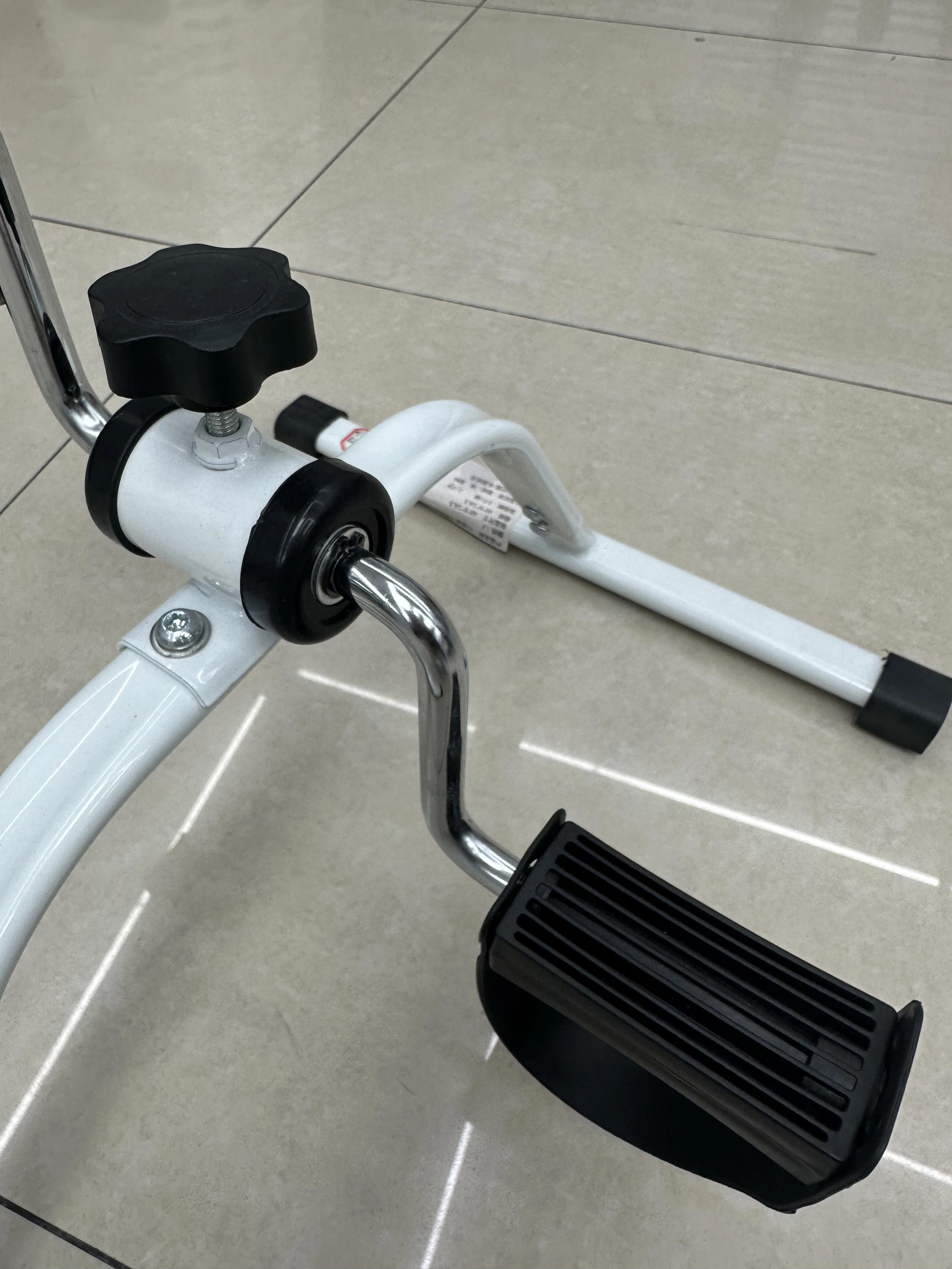 Mini Simple Bicycle Home Leg Machine Leg Trainer Rehabilitation Bicycle Pedal for The Elderly Foot Exercise Machine Foot Cycle