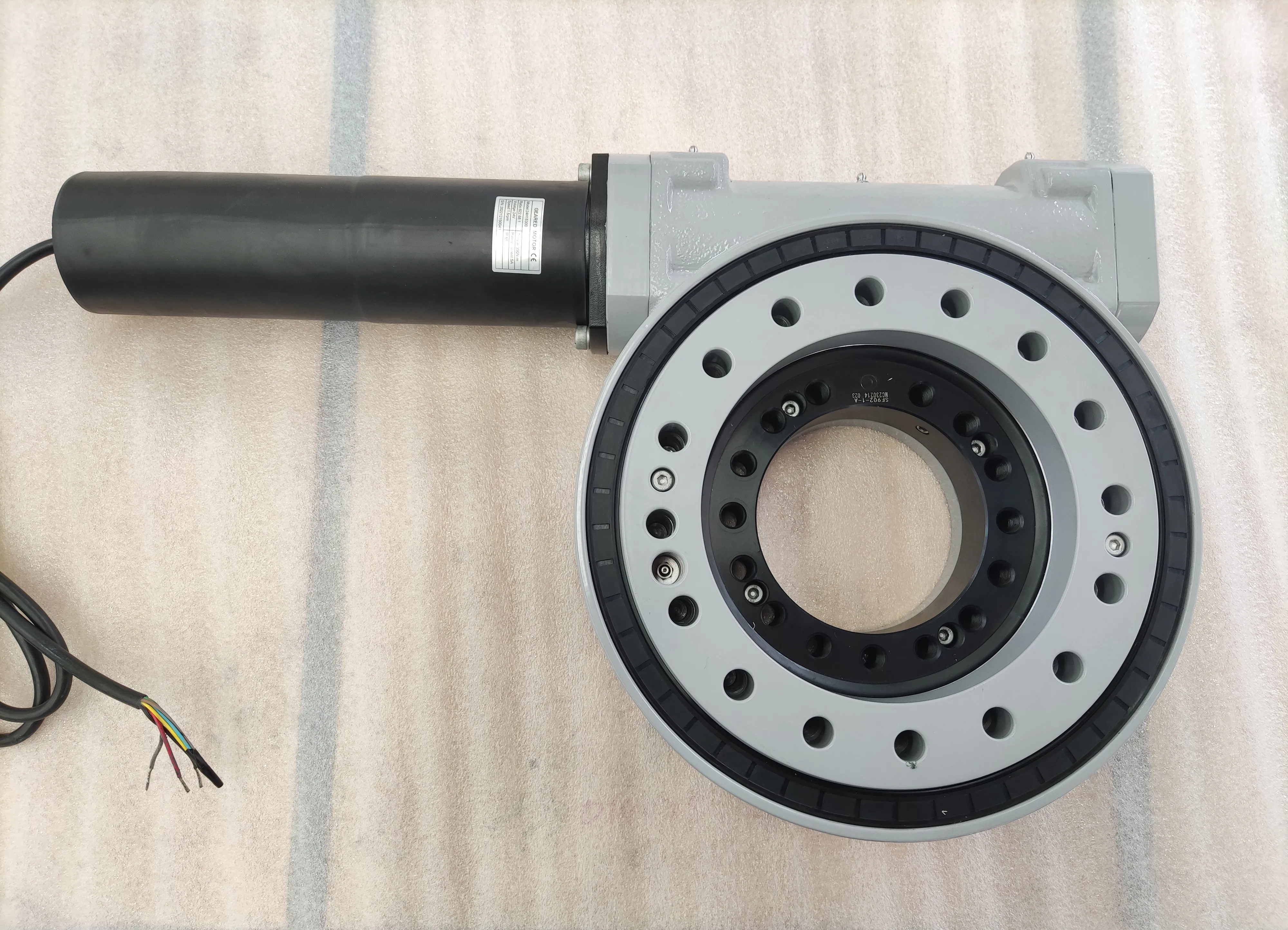 SE9 Solar Tracking Slewing Drive System  High Precision single Axis  for Solar Panel Mounts