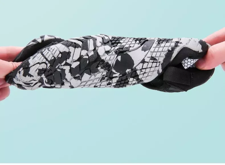 Free sample outdoor leisure sports water shoes non-slip wading shoes