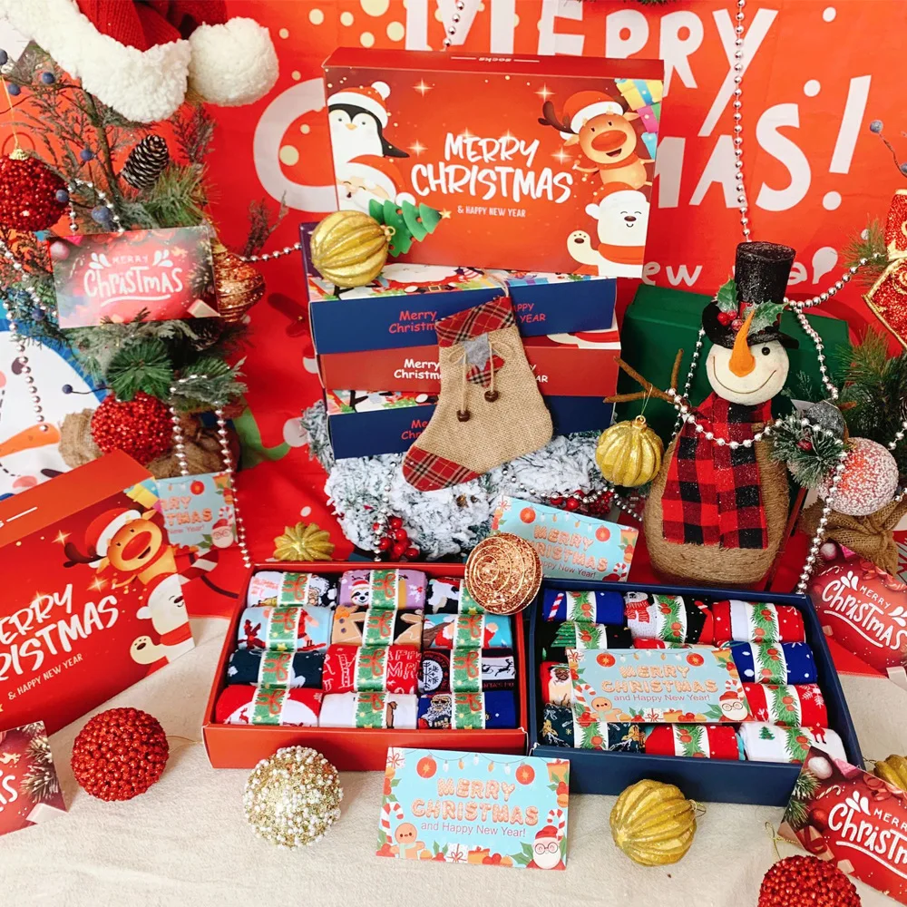 2020 wholesale winter new Amazon Christmas 12 color cartoon male socks elk female socks Santa snowflake socks